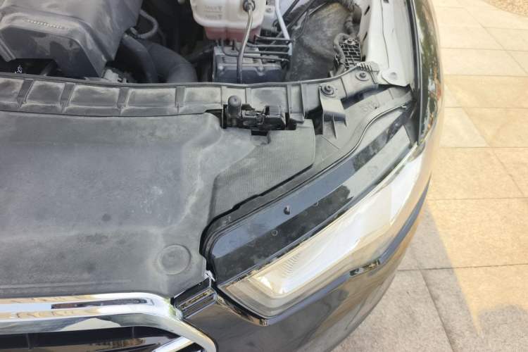 Used Audi A6L 2014 TFSI Standard Model Engine Bay Left