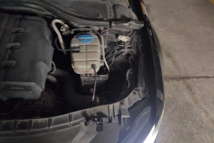 Used Audi A6L 2014 TFSI Standard Model Engine Bay Left