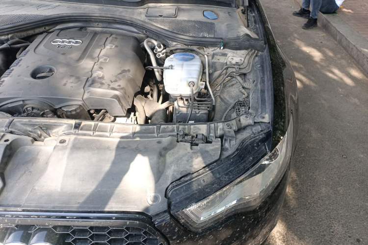 Used Audi A6L 2014 TFSI Standard Model Engine Bay Left