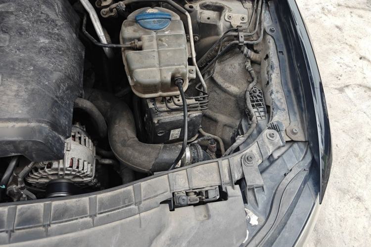 Used Audi A6L 2014 TFSI Standard Model Engine Bay Left