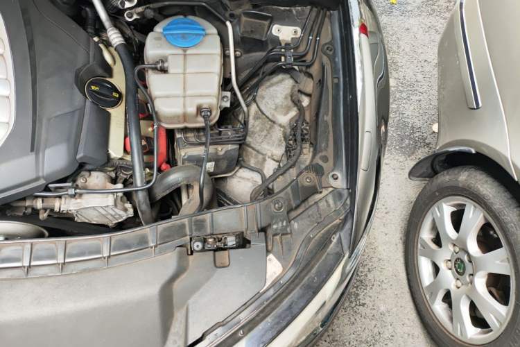 Used Audi A6L 2014 30 FSI Comfort Model Engine Bay Left