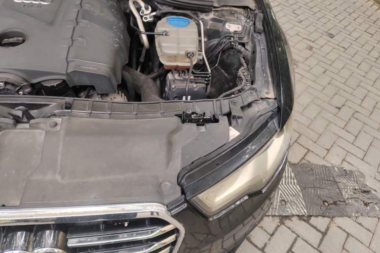 Used Audi A6L 2014 TFSI Standard Model Engine Bay Left
