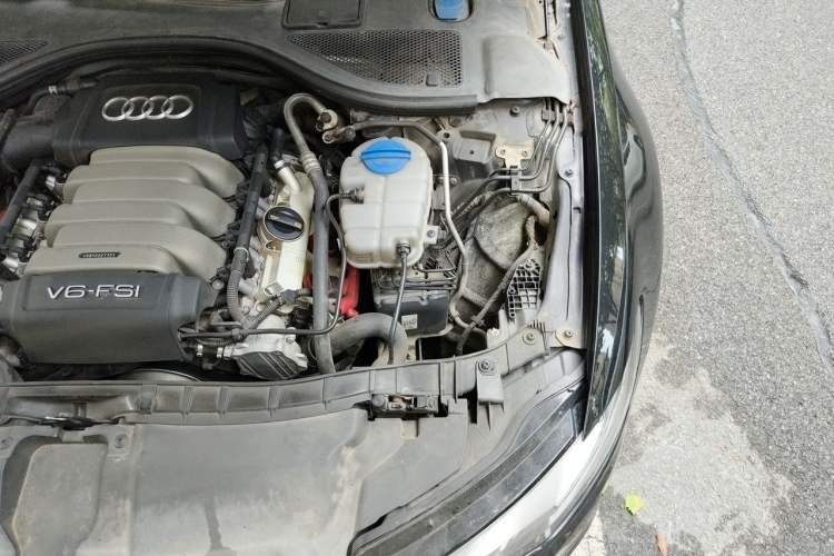 Used Audi A6L 2014 35 FSI Comfort Version Engine Bay Left