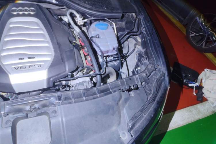Used Audi A6L 2014 30 FSI Comfort Model Engine Bay Left