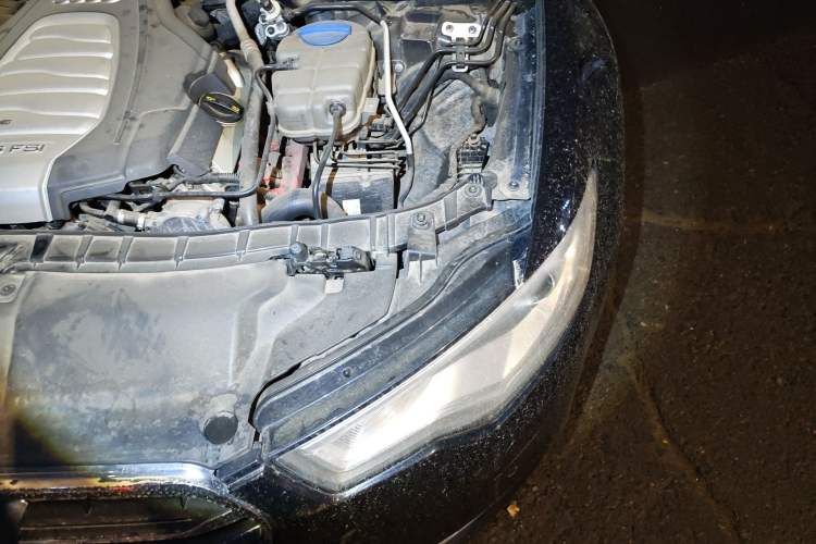 Used Audi A6L 2014 30 FSI Comfort Model Engine Bay Left