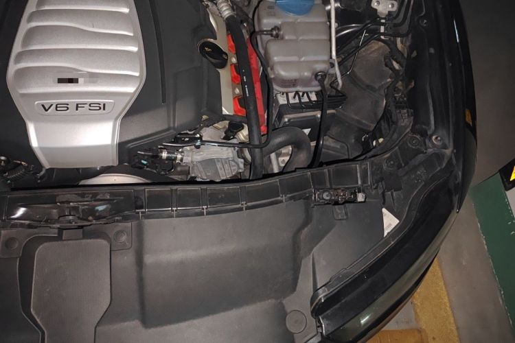 Used Audi A6L 2014 30 FSI Technology Model Engine Bay Left