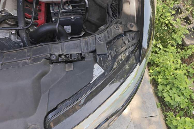 Used Audi A6L 2014 35 FSI Luxury Edition Engine Bay Left