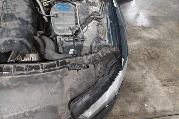 Used Audi A6L 2014 TFSI Standard Model Engine Bay Left