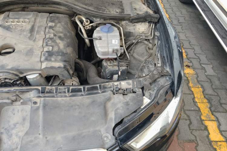 Used Audi A6L 2014 TFSI Standard Model Engine Bay Left