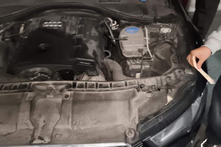 Used Audi A6L 2014 TFSI Standard Model Engine Bay Left