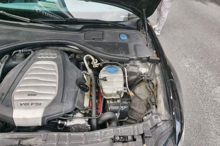 Used Audi A6L 2014 30 FSI Comfort Model Engine Bay Left