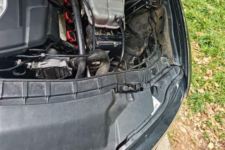 Used Audi A6L 2014 30 FSI Comfort Model Engine Bay Left