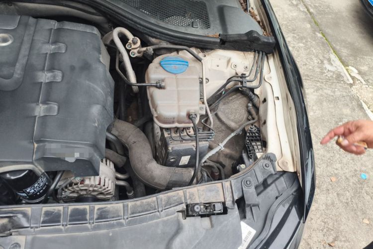 Used Audi A6L 2014 TFSI Standard Model Engine Bay Left