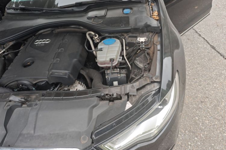 Used Audi A6L 2014 TFSI Standard Model Engine Bay Left