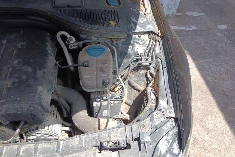 Used Audi A6L 2014 TFSI Standard Model Engine Bay Left