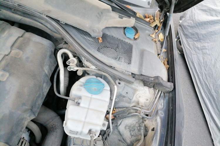 Used Audi A6L 2014 TFSI Standard Model Engine Bay Left