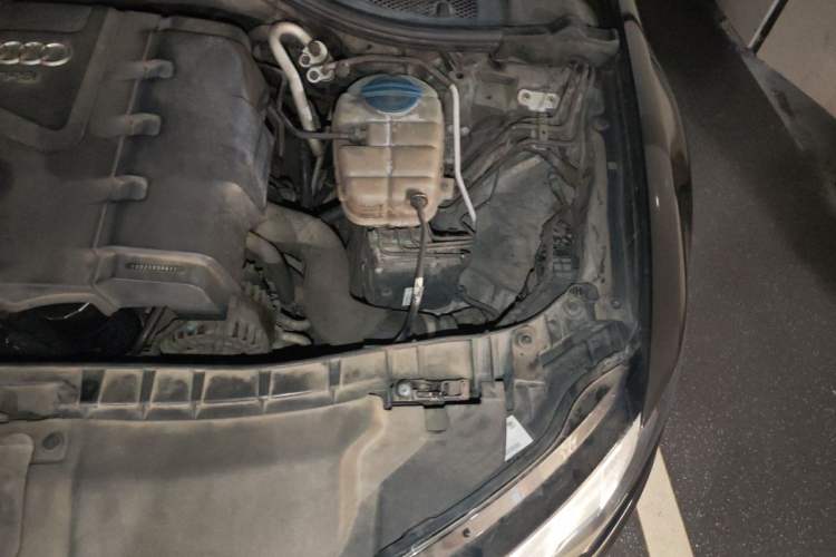 Used Audi A6L 2014 TFSI Standard Model Engine Bay Left