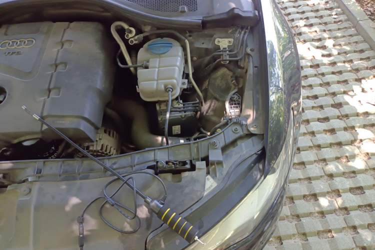 Used Audi A6L 2014 TFSI Standard Model Engine Bay Left