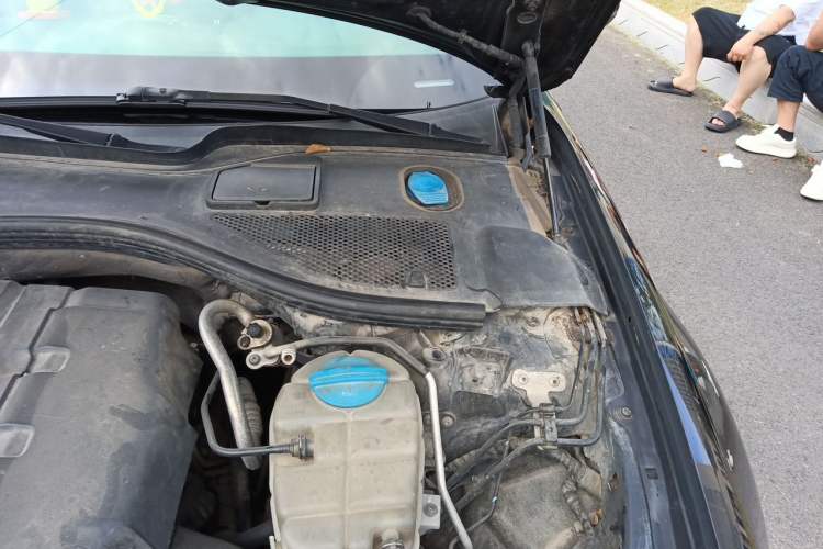 Used Audi A6L 2014 TFSI Standard Model Engine Bay Left