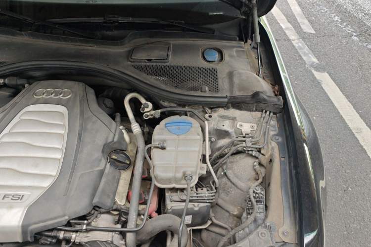 Used Audi A6L 2014 30 FSI Technology Model Engine Bay Left
