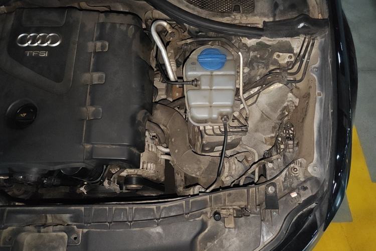 Used Audi A6L 2014 TFSI Standard Model Engine Bay Left
