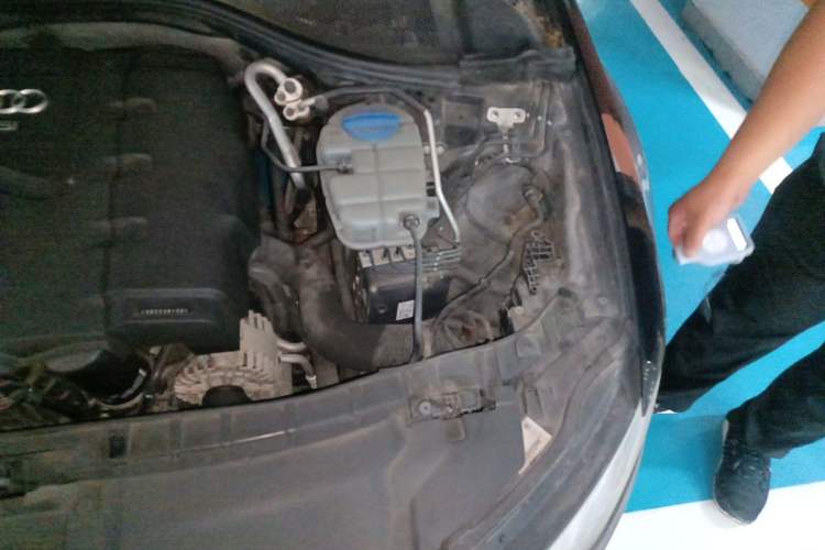 Used Audi A6L 2014 TFSI Standard Model Engine Bay Left