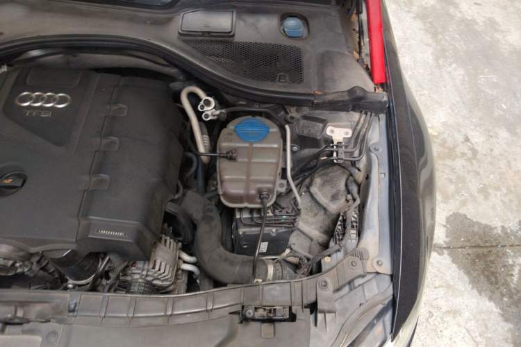 Used Audi A6L 2014 TFSI Standard Model Engine Bay Left