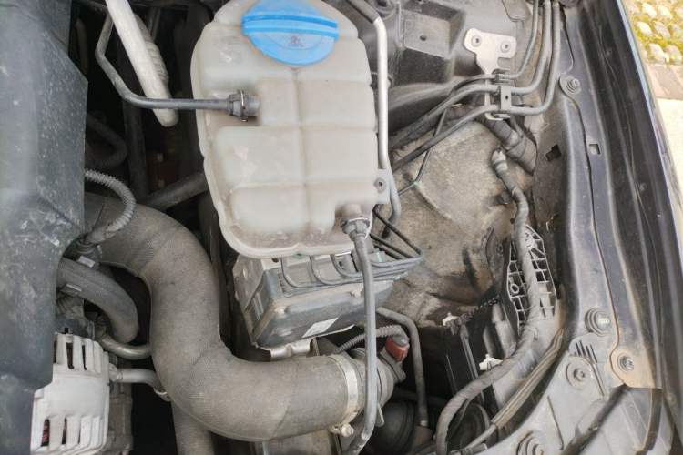 Used Audi A6L 2014 TFSI Standard Model Engine Bay Left