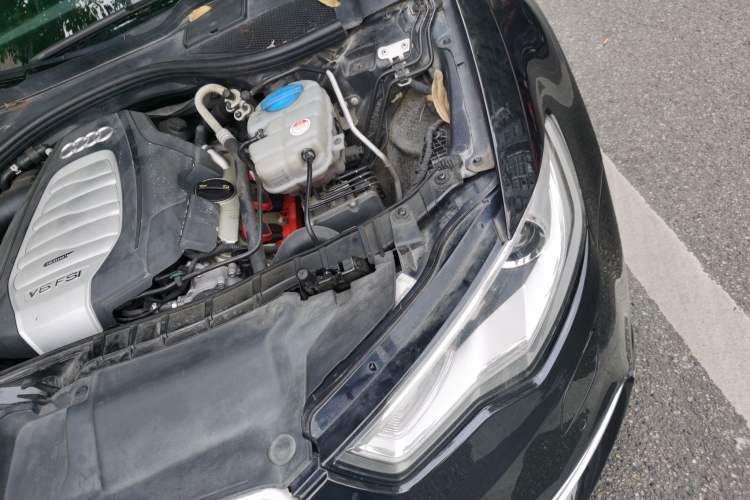 Used Audi A6L 2014 30 FSI Technology Model Engine Bay Left