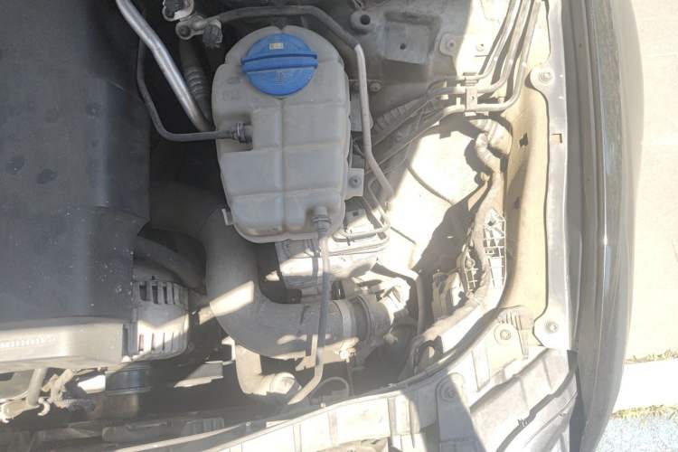 Used Audi A6L 2014 TFSI Standard Model Engine Bay Left