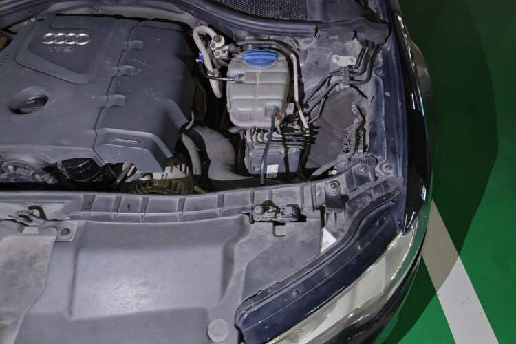 Used Audi A6L 2014 TFSI Standard Model Engine Bay Left