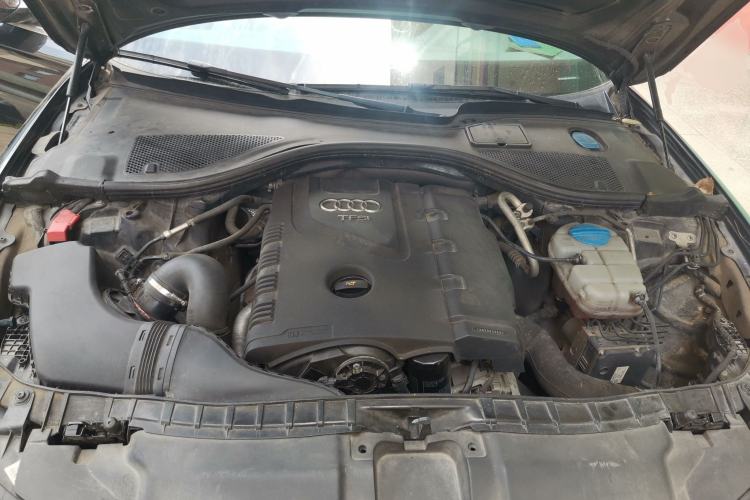 Used Audi A6L 2014 TFSI Standard Model Engine Bay