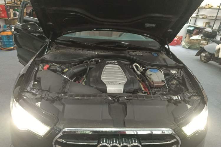 Used Audi A6L 2014 30 FSI Comfort Model Engine Bay