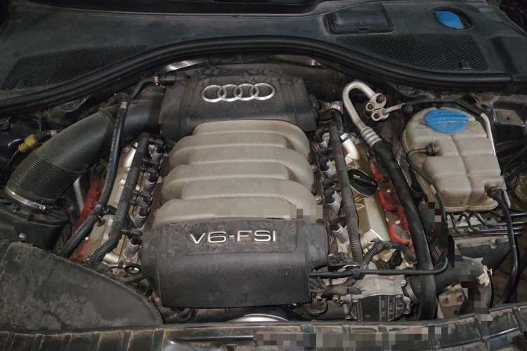 Used Audi A6L 2014 35 FSI Comfort Version Engine Bay