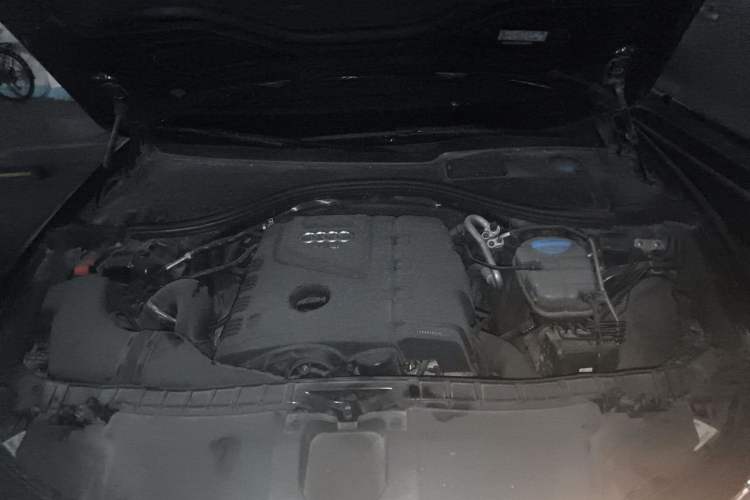 Used Audi A6L 2014 TFSI Standard Model Engine Bay
