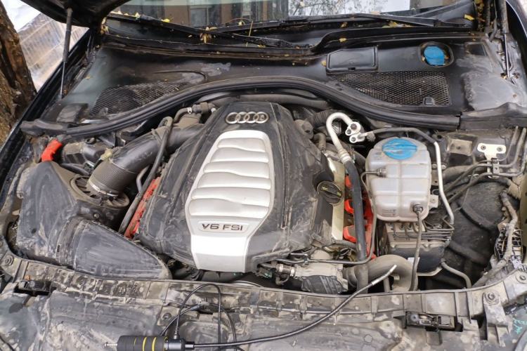 Used Audi A6L 2014 30 FSI Comfort Model Engine Bay