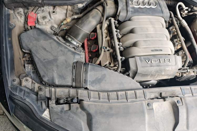 Used Audi A6L 2014 35 FSI Comfort Version Engine Bay Right