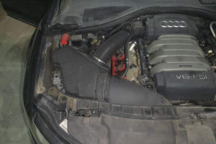 Used Audi A6L 2014 35 FSI Comfort Version Engine Bay Right