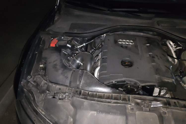Used Audi A6L 2014 TFSI Standard Model Engine Bay Right