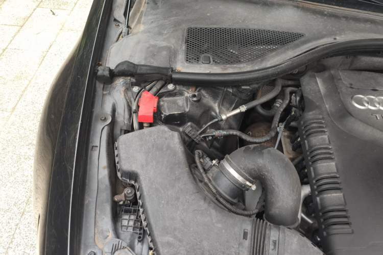 Used Audi A6L 2014 TFSI Standard Model Engine Bay Right