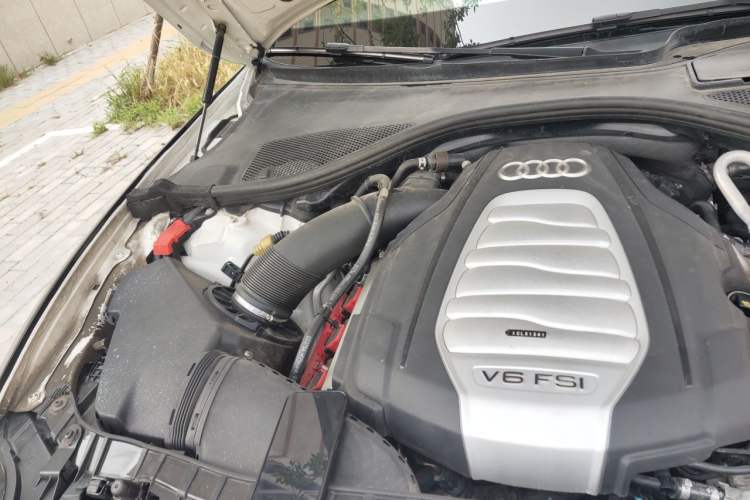 Used Audi A6L 2014 30 FSI Luxury Model Engine Bay Right