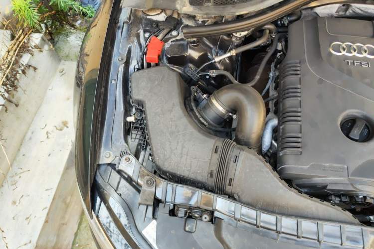 Used Audi A6L 2014 TFSI Standard Model Engine Bay Right
