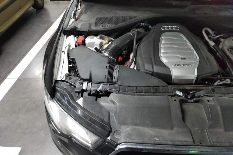 Used Audi A6L 2014 30 FSI Comfort Model Engine Bay Right