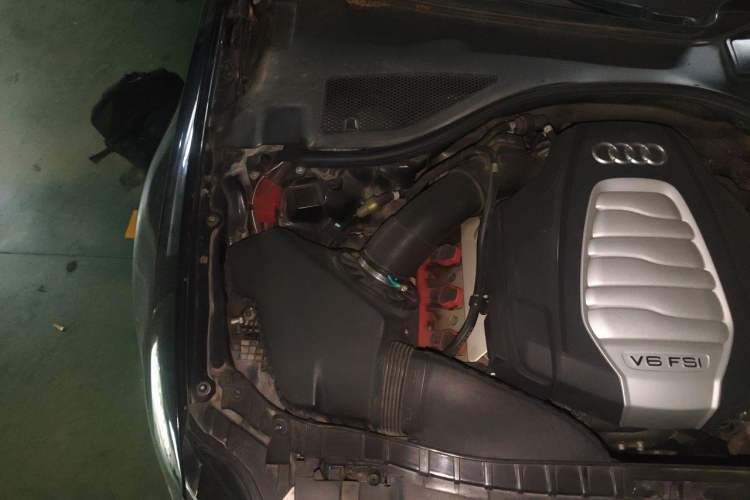 Used Audi A6L 2014 30 FSI Technology Model Engine Bay Right