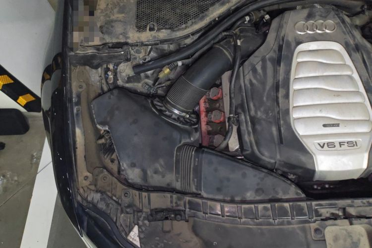Used Audi A6L 2014 30 FSI Technology Model Engine Bay Right