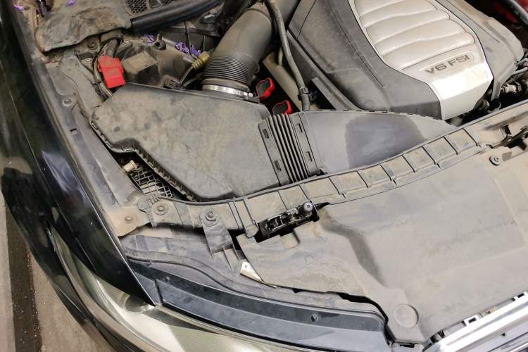 Used Audi A6L 2014 30 FSI Comfort Model Engine Bay Right