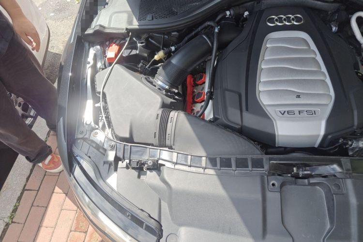 Used Audi A6L 2014 30 FSI Comfort Model Engine Bay Right