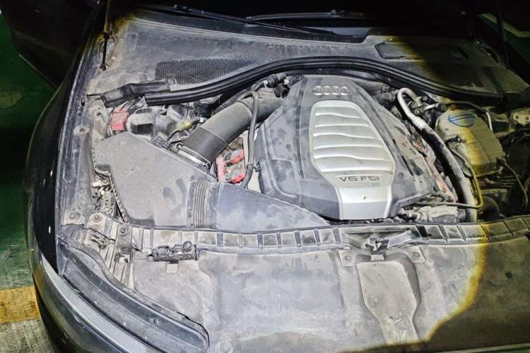 Used Audi A6L 2014 30 FSI Comfort Model Engine Bay Right