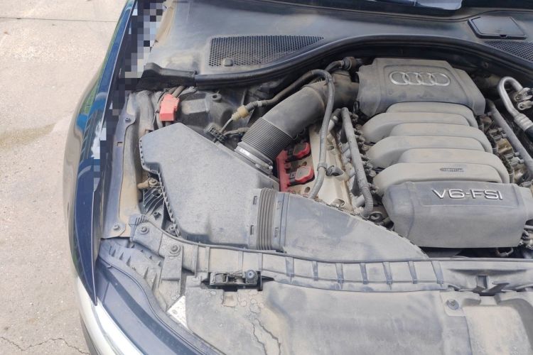 Used Audi A6L 2014 35 FSI quattro Luxury Model Engine Bay Right