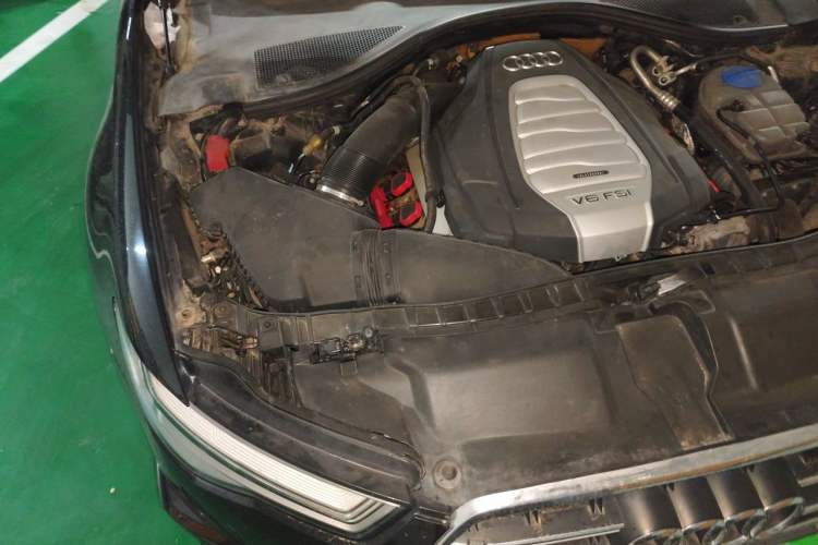Used Audi A6L 2014 30 FSI Technology Model Engine Bay Right
